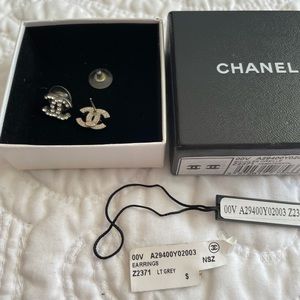 Pre-owned Authentic Chanel